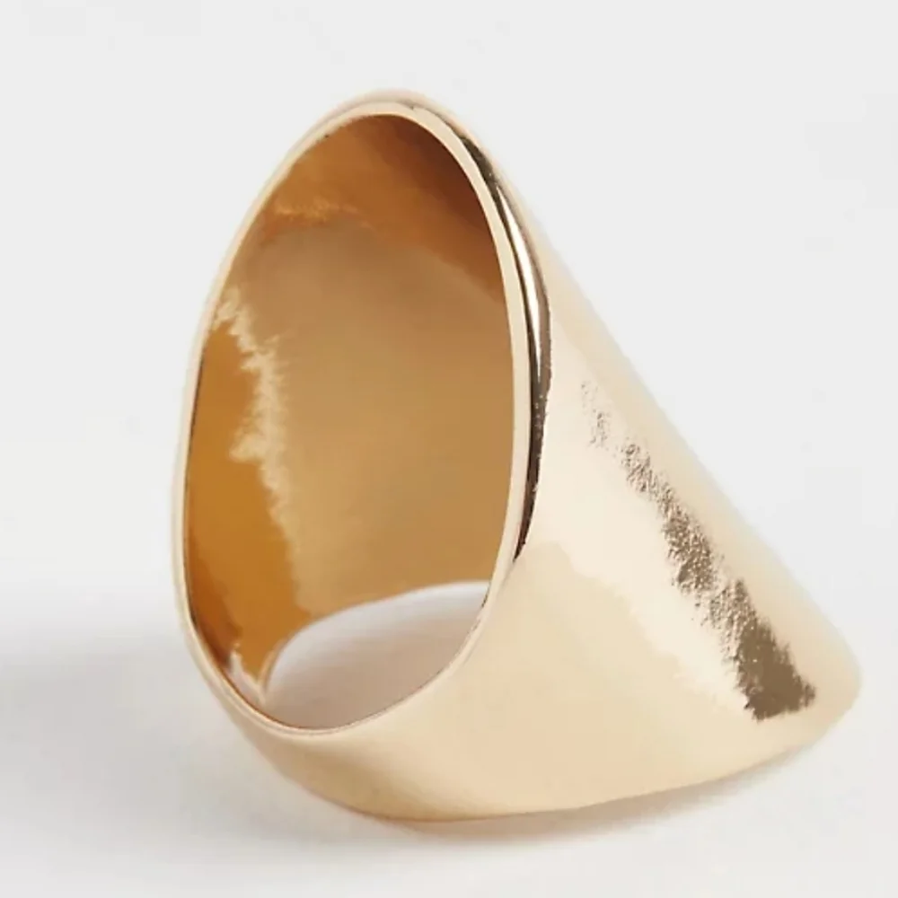 🆕️ PLUS SIZE GOLD-TONE FASHION STATEMENT RING - Picture 3 of 5